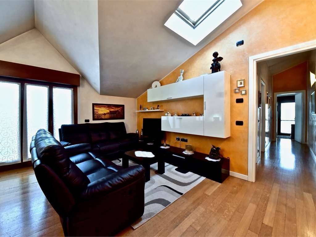 appartamento in vendita ad Uboldo