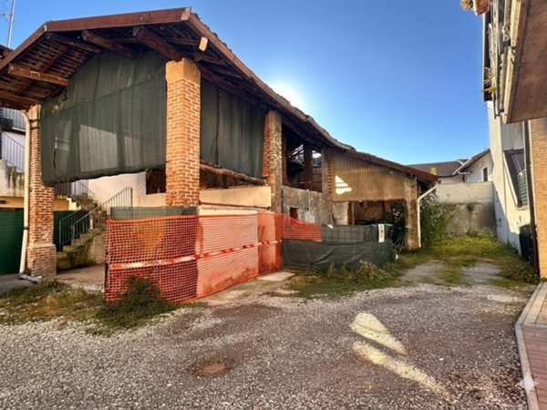 casa indipendente in vendita ad Uboldo