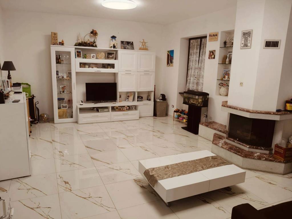 casa indipendente in vendita ad Uboldo