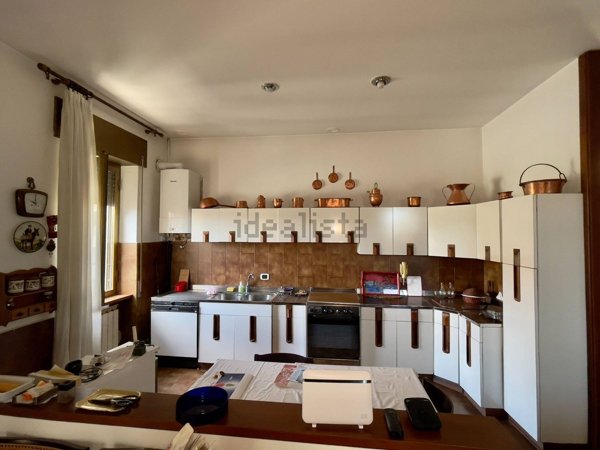 locale commerciale in vendita ad Uboldo