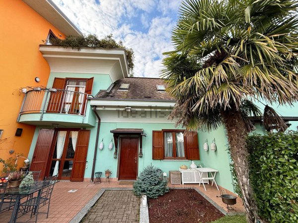 casa indipendente in vendita ad Uboldo