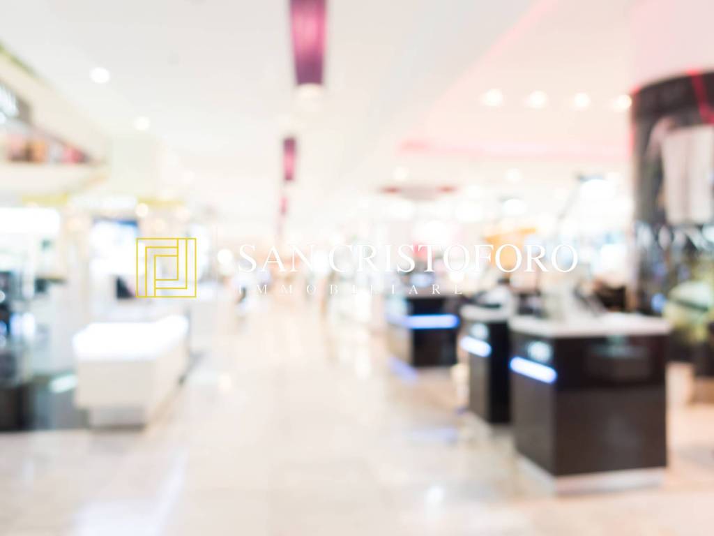 negozio in vendita ad Uboldo