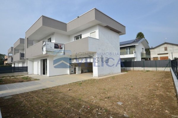 casa indipendente in vendita ad Uboldo