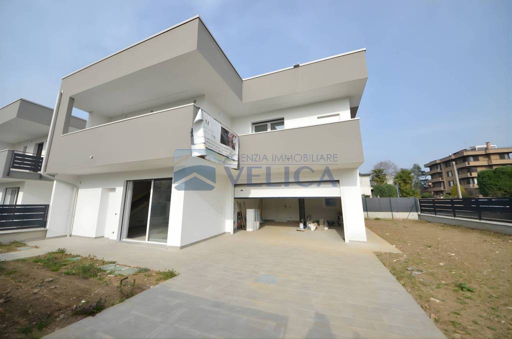 casa indipendente in vendita ad Uboldo