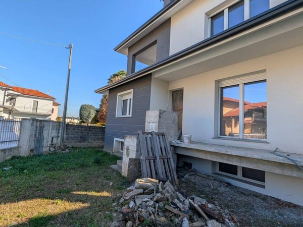 appartamento in vendita ad Uboldo