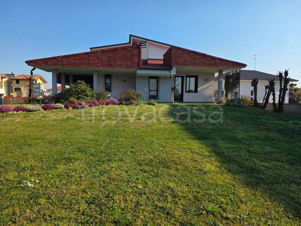 casa indipendente in vendita ad Uboldo