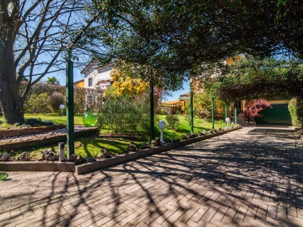 casa indipendente in vendita ad Uboldo