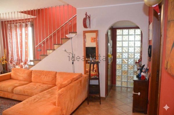 casa indipendente in vendita ad Uboldo