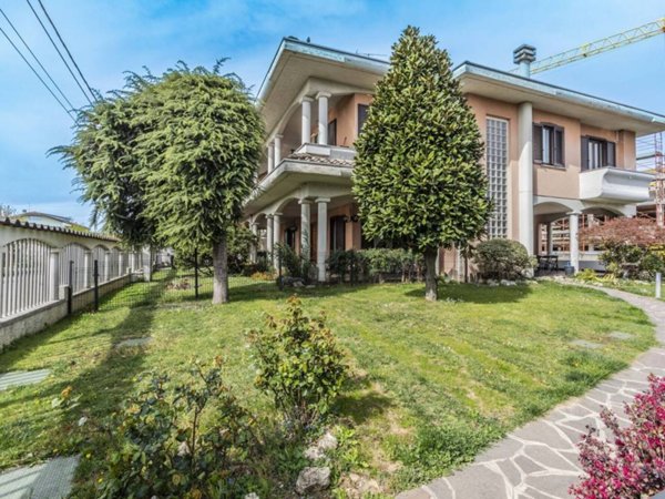 casa indipendente in vendita ad Uboldo