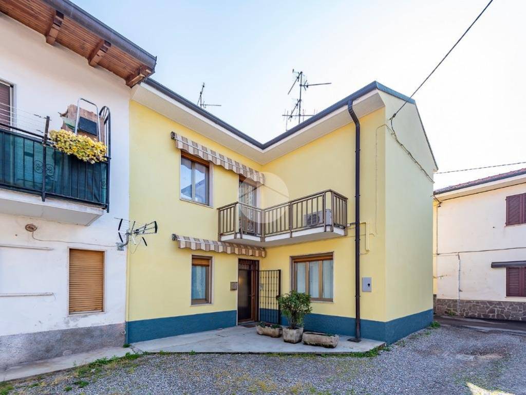 casa indipendente in vendita ad Uboldo