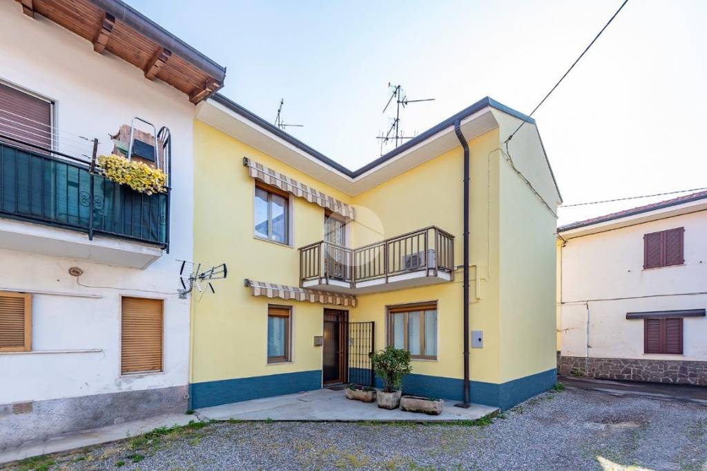 casa indipendente in vendita ad Uboldo