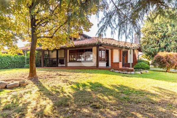 casa indipendente in vendita ad Uboldo