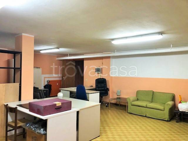 locale commerciale in vendita ad Uboldo
