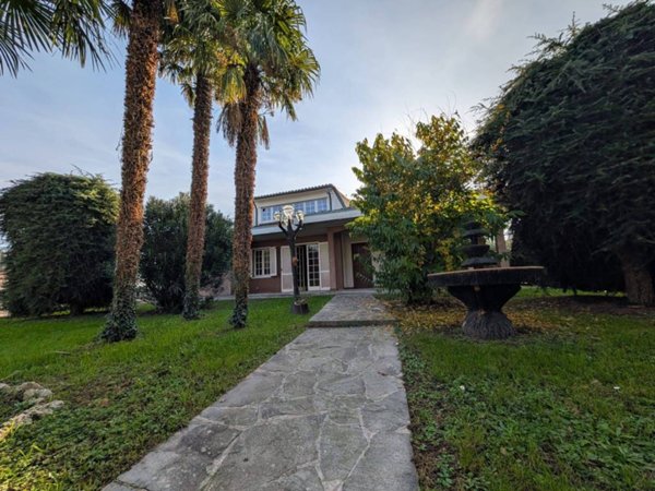casa indipendente in vendita ad Uboldo