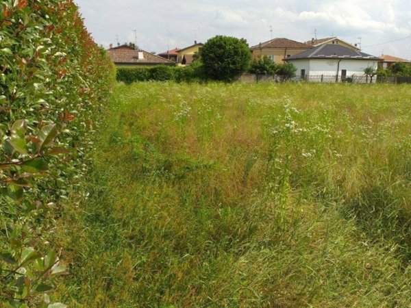 terreno edificabile in vendita ad Uboldo