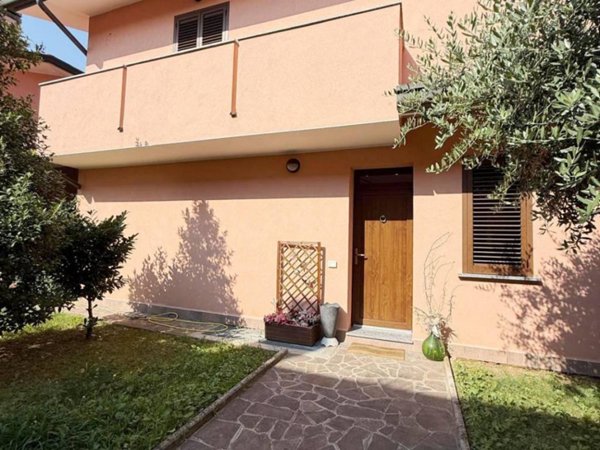 casa indipendente in vendita ad Uboldo