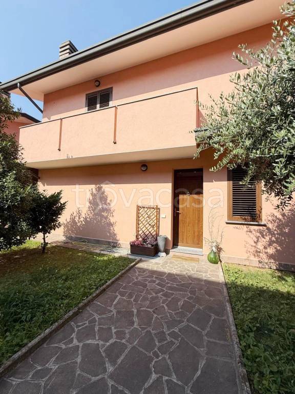 casa indipendente in vendita ad Uboldo