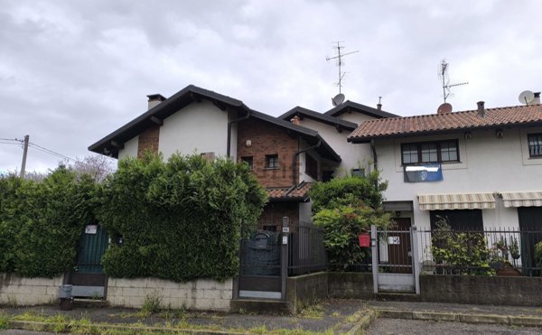 casa indipendente in vendita ad Uboldo