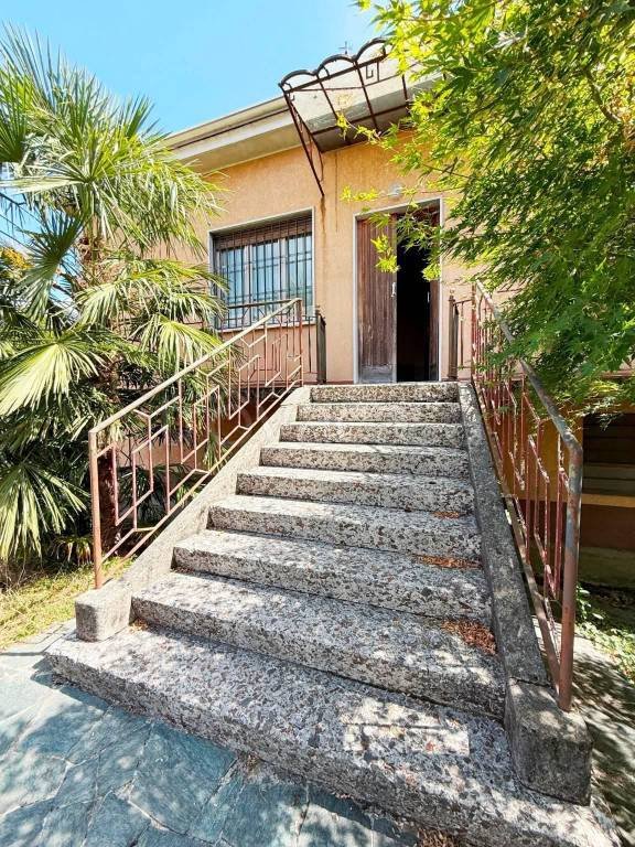 casa indipendente in vendita ad Uboldo