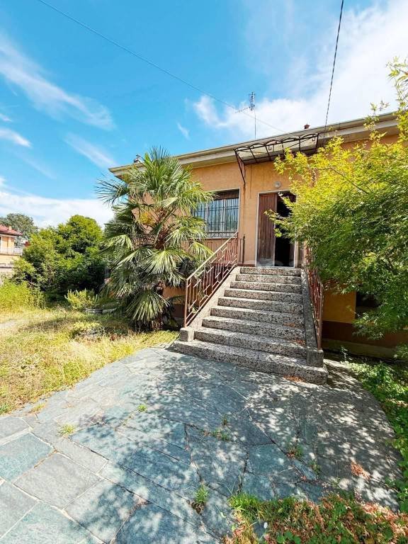 casa indipendente in vendita ad Uboldo