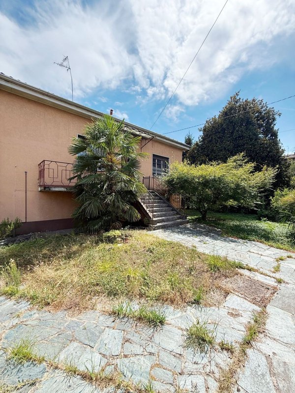 casa indipendente in vendita ad Uboldo