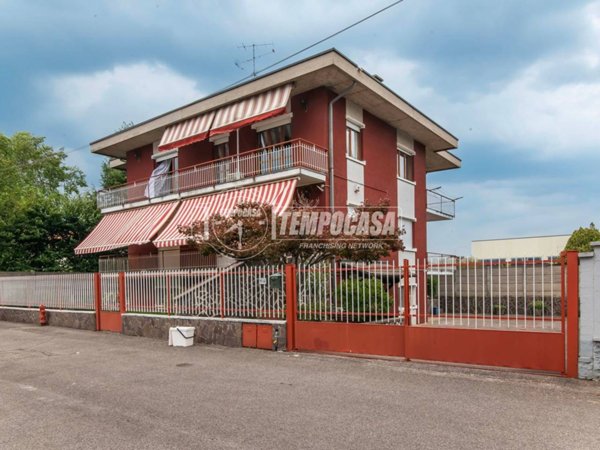 appartamento in vendita ad Uboldo
