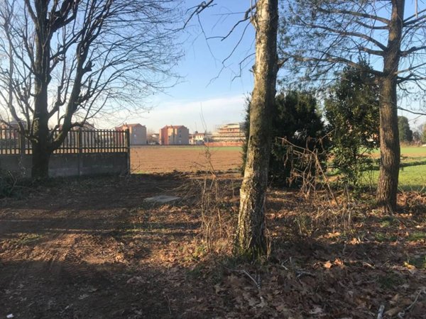 terreno edificabile in vendita ad Uboldo