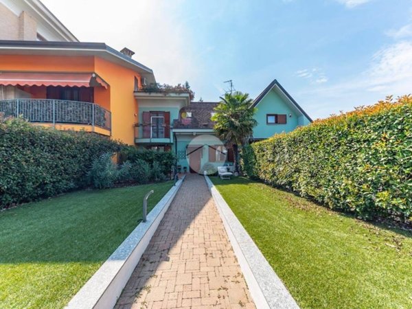 casa indipendente in vendita ad Uboldo