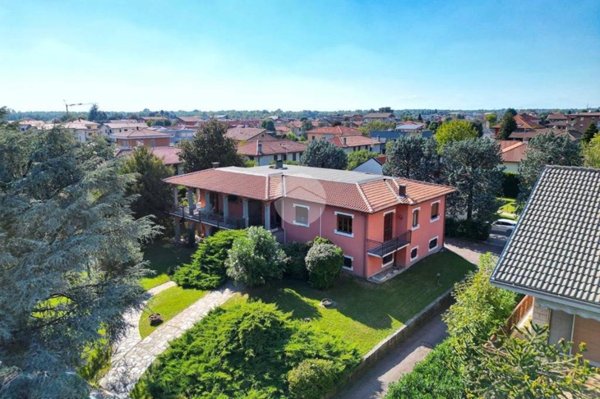 casa indipendente in vendita ad Uboldo