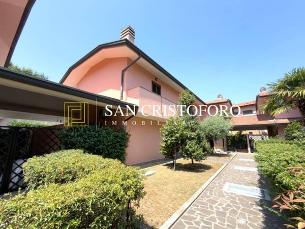 casa indipendente in vendita ad Uboldo