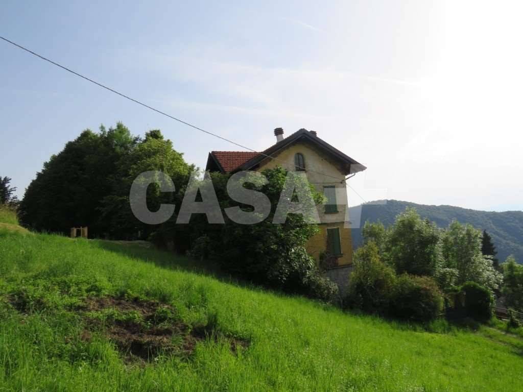 casa indipendente in vendita a Valganna in zona Boarezzo