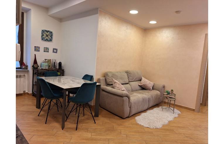 appartamento in vendita a Valganna in zona Ghirla