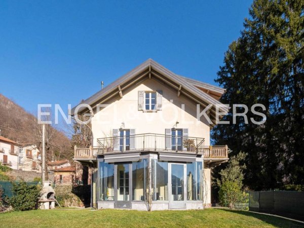 casa indipendente in vendita a Valganna in zona Ganna