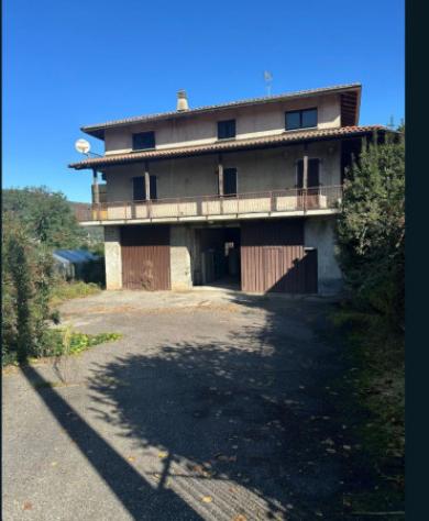 appartamento in vendita a Valganna in zona Ghirla