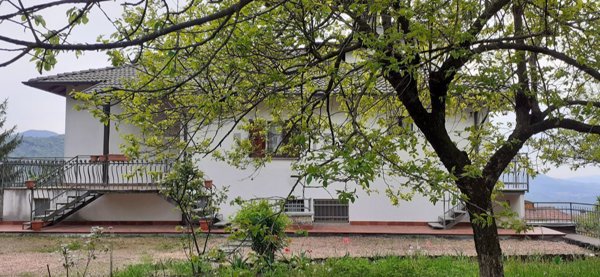 casa indipendente in vendita a Valganna
