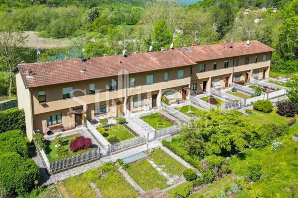 casa indipendente in vendita a Valganna in zona Ghirla