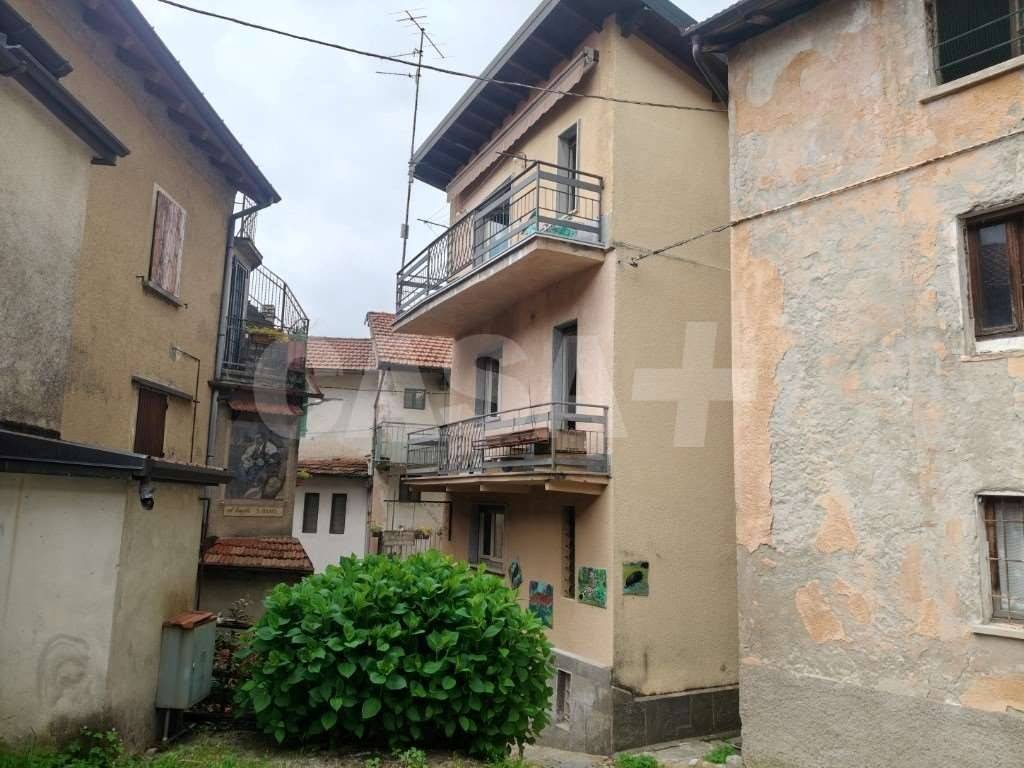 casa indipendente in vendita a Valganna in zona Boarezzo
