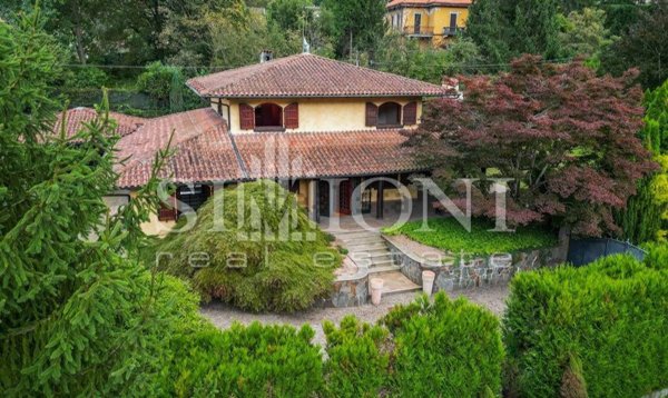 casa indipendente in vendita a Valganna in zona Ghirla