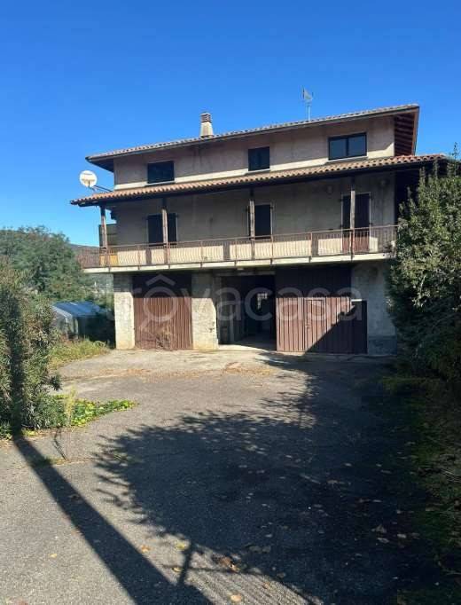 appartamento in vendita a Valganna in zona Ghirla