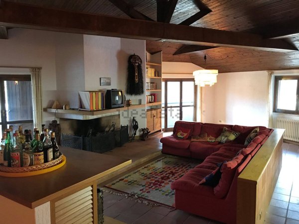 appartamento in vendita a Valganna in zona Ghirla