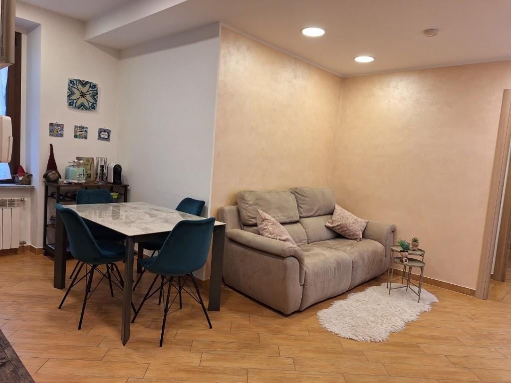 appartamento in vendita a Valganna in zona Ghirla
