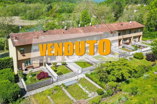 casa indipendente in vendita a Valganna in zona Ghirla