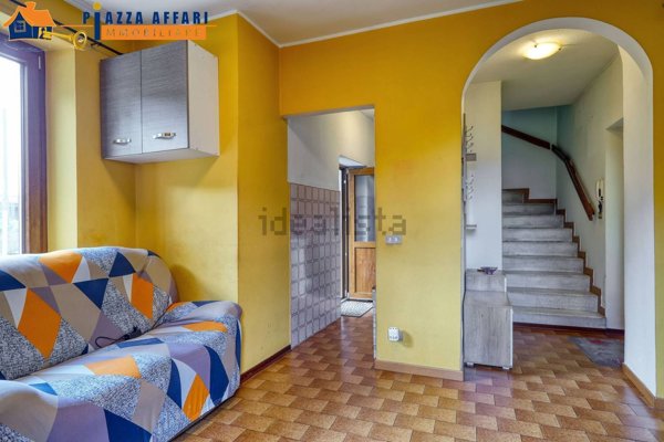 appartamento in vendita a Valganna in zona Ghirla