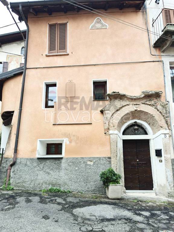 appartamento in vendita a Valganna in zona Ganna