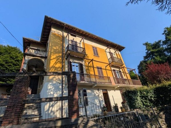 appartamento in vendita a Valganna in zona Ghirla