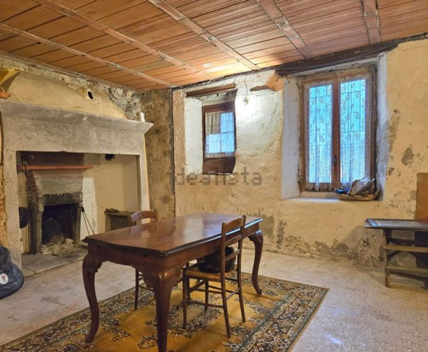 casa indipendente in vendita a Valganna in zona Ganna