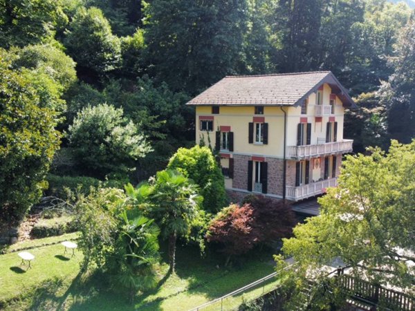 casa indipendente in vendita a Valganna in zona Ganna