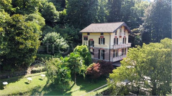 casa indipendente in vendita a Valganna in zona Ganna