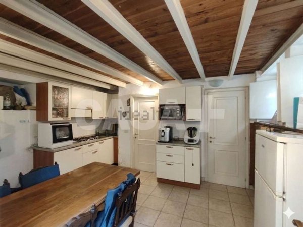 casa indipendente in vendita a Valganna in zona Boarezzo