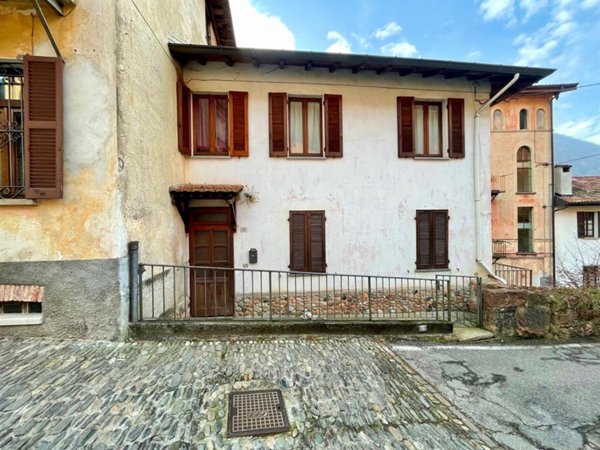 casa indipendente in vendita a Valganna in zona Ganna